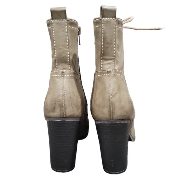 Express Grey Faux Leather Lace Up Heeled Boots Size 7 - Picture 4 of 8